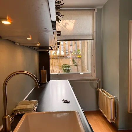Décor Canal House