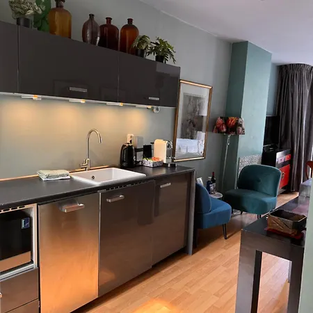 Décor Canal House Couette-café 4*