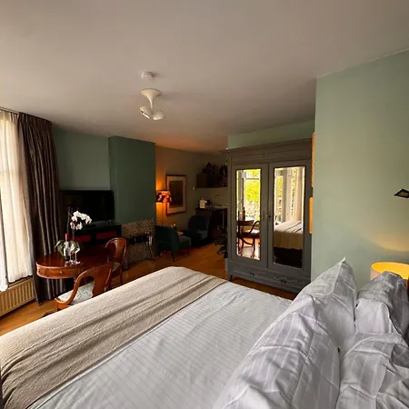 Décor Canal House Bed and breakfast