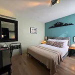 Decor Canal House فندق مبيت وإفطار 4*