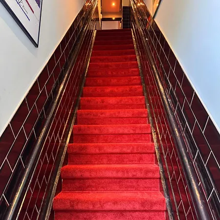 B&B Decor Canal House