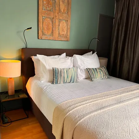 Decor Canal House 4*