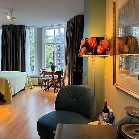 Décor Canal House 4*