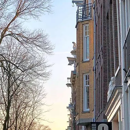 Décor Canal House 4*