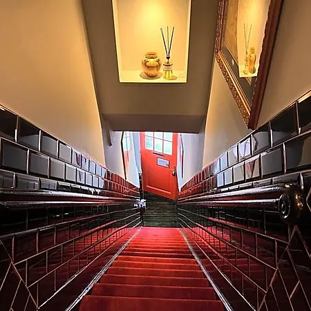 Décor Canal House Bed and breakfast 4*