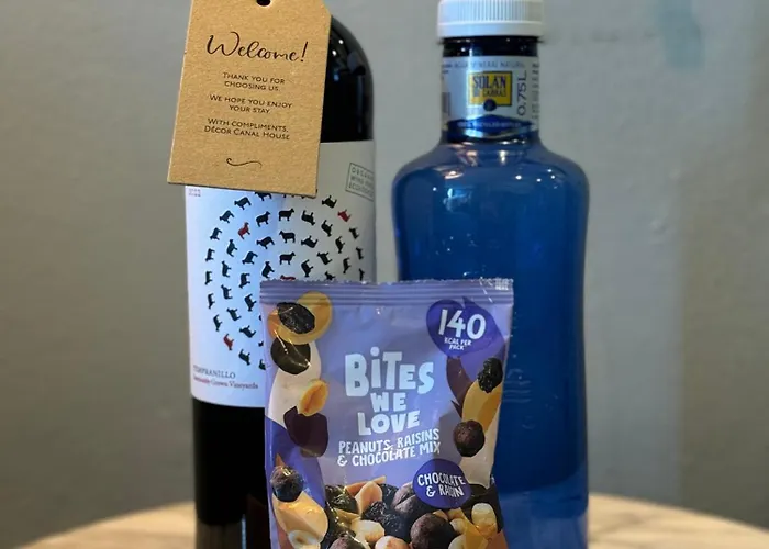 Decor Canal House 4*