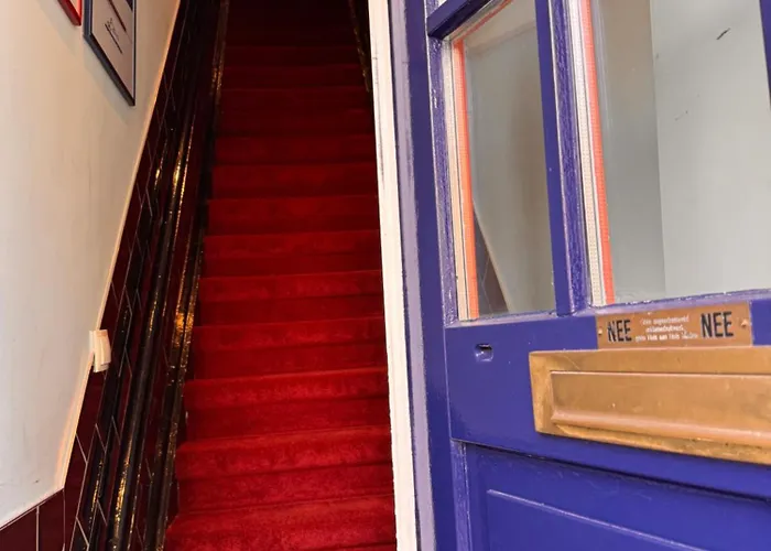 Decor Canal House לינה וארוחת בוקר 4*