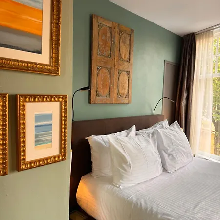 לינה וארוחת בוקר Decor Canal House